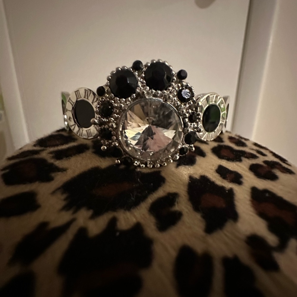 NWOT: Elegant Silver and Black Women's Bracelet & ring set